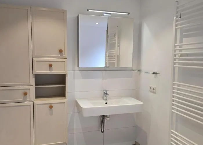 Grosszuegiges Mit Eigenem Bad